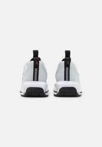 Nike Sportswear AIR MAX INTRLK LITE - Sapatilhas - pure platinum/habanero red/black/white
