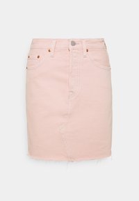 Gonna di jeans rosa con vita alta, cinque tasche e orlo grezzo. Presenta cuciture a contrasto e hardware in metallo dorato.