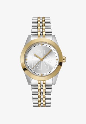Orologio in metallo argentato e dorato con quadrante rotondo, quadrante argentato e testo inciso "DKNY". Presenta un design a bracciale con maglie bicolore.