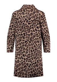 Manteau en imprimé léopard beige et marron, avec un col, des manches longues et une coupe droite. Texture lisse avec des taches audacieuses et proéminentes.