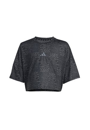 Korte top in zwart met grijs luipaardprint; korte mouwen; ronde hals; met het Adidas-logo aan de voorkant; zacht, lichtgewicht materiaal.
