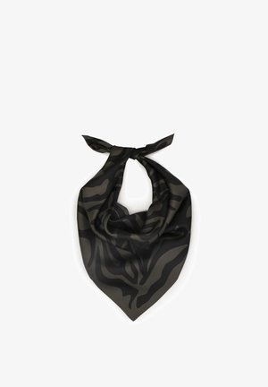 Mustmust ja tumehall siidist sall, millel on abstraktne zebra-sarnane muster, seotud lõdvas sõlmes.