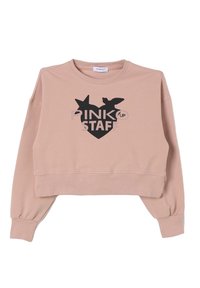 Felpa corta in tessuto rosa pallido con un design a forma di cuore nero, stelle e il testo "PINK UP STAFF". Maniche lunghe con polsini a costine.