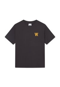 Black cotton t-shirt featuring a round neckline, short sleeves, and a yellow “W” logo on the left chest, with a smooth texture.
