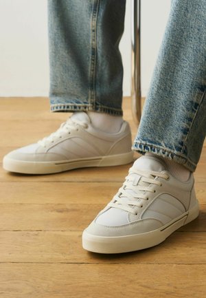 Next, REGULAR FIT - CANVAS LACE-UP SKATE TRAINERS  . - Trainers - white