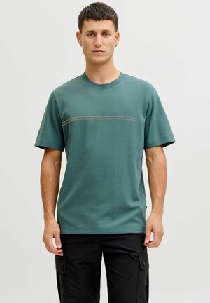 JCOFUSION  - T-shirt z nadrukiem