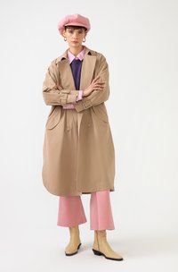 Touché Privé DOUBLE BREASTED  FIT - Šineļveida mētelis - beige