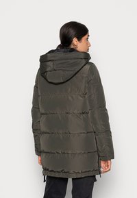Vero Moda VMOSLO NOOS - Manteau en duvet - peat