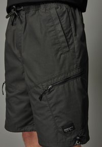 Next UTILITY - REGULAR FIT - Kratke hlače - khaki green
