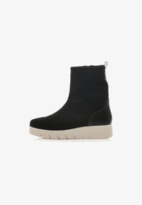 Ausgewählt, black