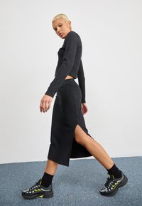 Nike Sportswear SKIRT - Saia lápis - black