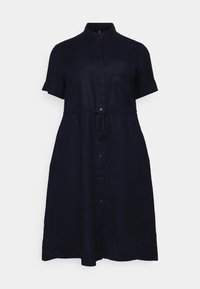 Robe en lin bleu marine à boutons avec des manches courtes, une taille cintrée, et une légère forme en A, dotée d'un col et de poches avant.