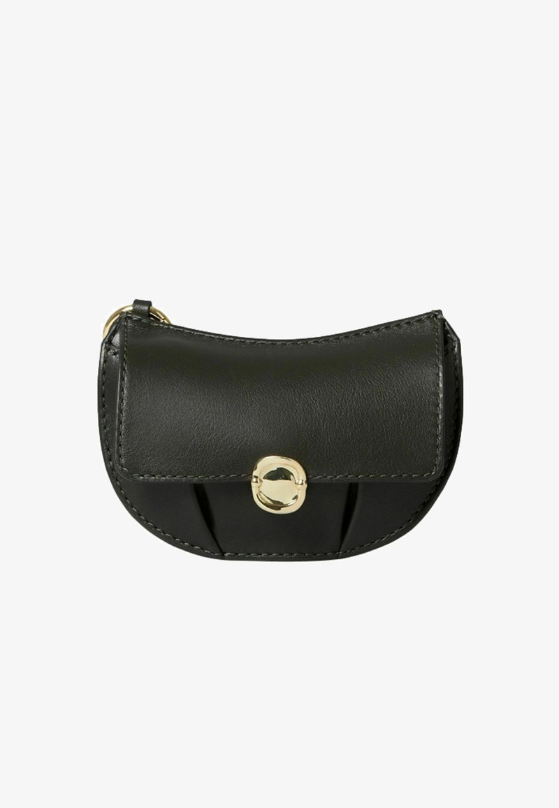 Bolso de cuero negro con diseño curvo, herrajes dorados y cierre de presión. Presenta detalles cosidos que aportan textura y estructura.