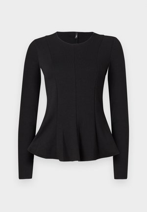 Blusa preta de mangas longas com decote redondo, apresentando um volante na bainha e costuras detalhadas para um ajuste estruturado. Feita de um tecido suave.