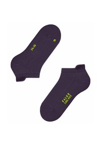 Dunkellila Knöchelsocken mit neongrünem Text "FALKE COOL KICK" auf einer Socke und der Größe "42-43 R" auf der anderen.