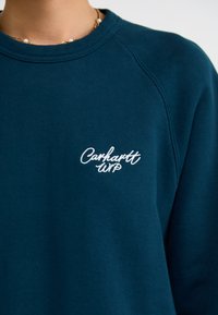 Carhartt WIP SIGNATURE - Sudadera - duck blue/white