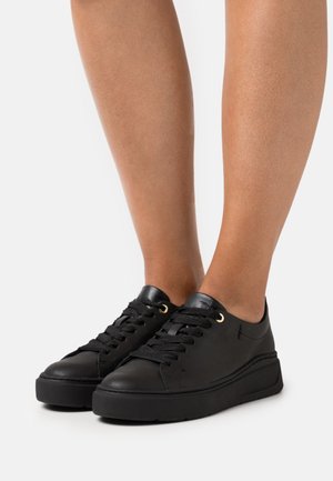 Casual lace-ups - black