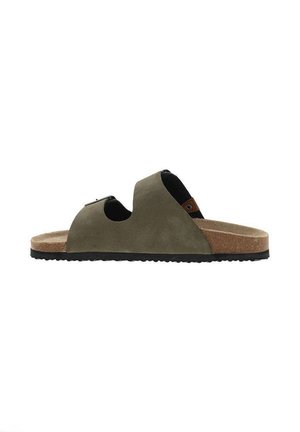 Sandale mule en daim vert olive avec deux brides découpées, semelle intérieure en liège et semelle extérieure en caoutchouc noir, vue de côté sur fond blanc.