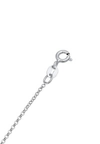 Silberne Metallkette mit ineinandergreifenden Gliedern, ausgestattet mit einem runden Karabinerverschluss und einem ovalen Verlängerungslink für verstellbare Länge.