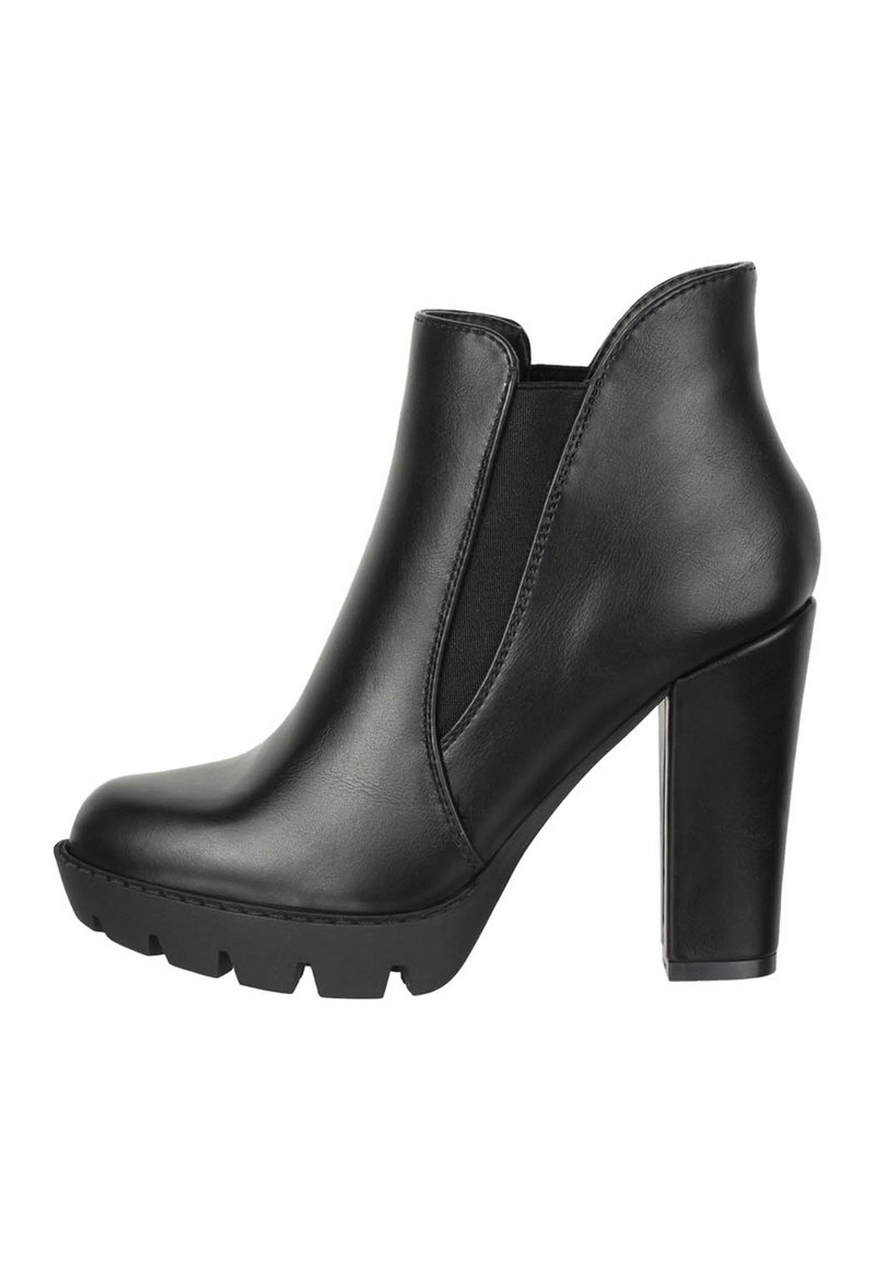 Botas negras hasta el tobillo con un alto tacón cuadrado. Fabricadas en cuero, cuentan con paneles laterales elásticos y una suela gruesa y texturizada.