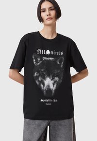 Mustapaita, jossa on suuri harmaasävyinen susigrafiikka ja valkoista tekstiä "AllSaints" ja "Spitalfields London" alla. Lyhyet hihat.