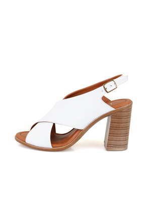 Desa Sandalen - white