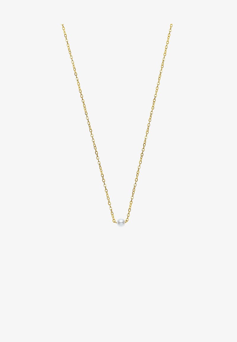 Collier délicat en chaîne d'or avec une petite perle blanche unique centrée sur un fond blanc.