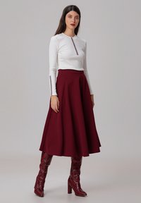 Smart and Joy MIDI - Jupe trapèze - rouge foncé