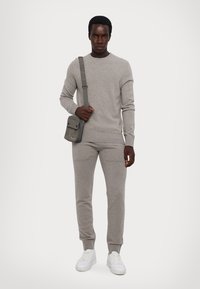 Ron Dorff PANTS - Treniņtērpa apakšdaļas - dusty beige