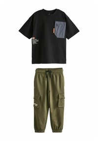 Unausgewählt, black khaki green