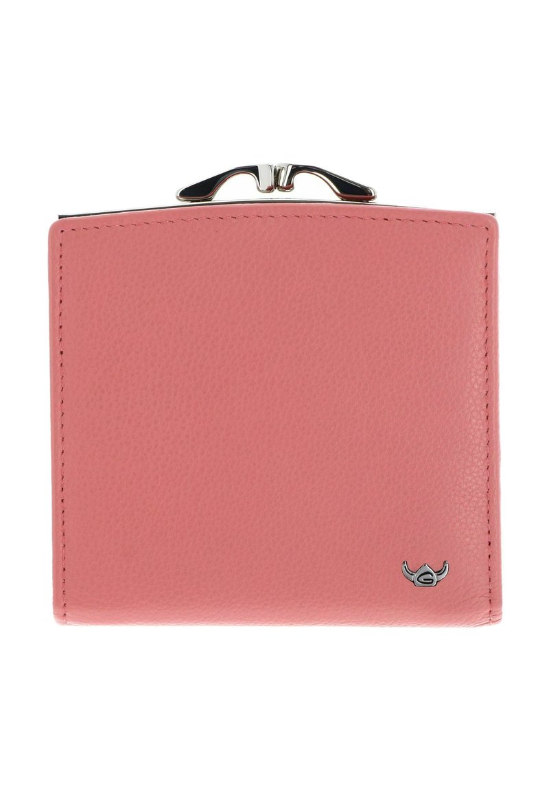 Cartera de piel rosa con una textura suave y cierre de clasp de metal. Presenta costuras sutiles y un pequeño acento de logo en la parte frontal.