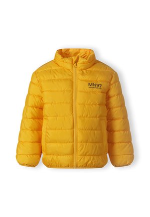 Giacca a vento gialla con colletto alto, chiusura con zip e logo sul petto. Presenta un design trapuntato e dettagli con polsini elasticizzati.