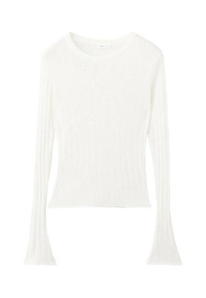 Top alb cu mâneci lungi cu reieșiri, decolteu rotund și manșete ușor evazate. Confecționat dintr-un material texturat, elastic. Design curat și ajustat.