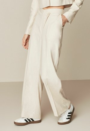 Next ASYMETRIC WAITBAND TAILORED WIDE LEG - Pantalones - neutral