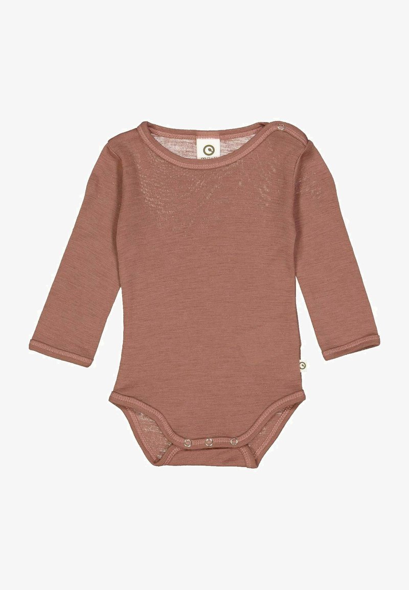Body niemowlęce z długim rękawem w stonowanym odcieniu różu, wykonane z miękkiego materiału, z okrągłym dekoltem, zatrzaskami na dole i kontrastowym szyciem.