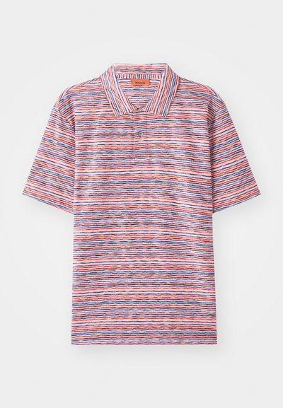 Īsām piedurknēm polo krekls ar teksturētu svītru rakstu rozā, zilā un krēmkrāsas krāsās, ar apkakli un divu pogu aizdari.