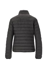Svart puffjacka med en kviltad design, hög krage och långa ärmar. Har en mjuk yta och horisontell sömnadsdesign.