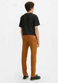 Levi's® Chino - mottled brown