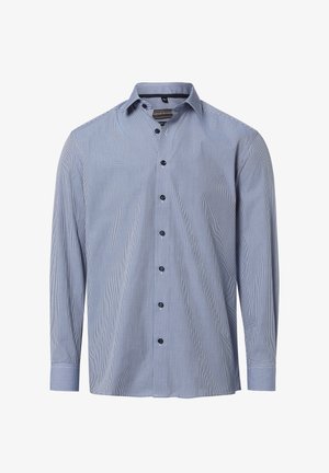 Męska koszula z długim rękawem na guziki, z niebiesko-białym drobnym wzorem w kratkę i kołnierzykiem typu wąskie szpice, prezentowana na białym tle.