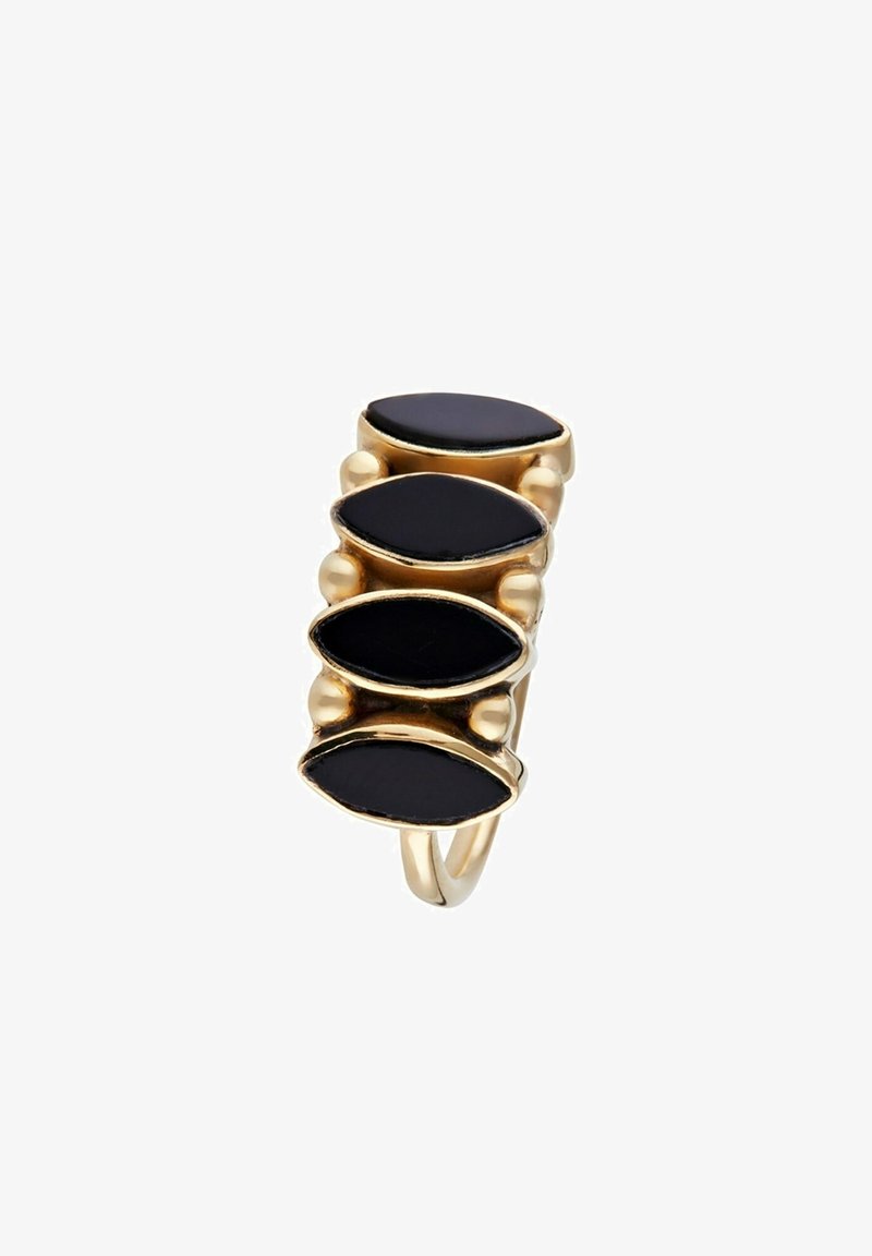 Bague en or avec quatre pierres noires horizontales en forme de marquise, montées verticalement avec de petites perles d'or entre chaque pierre.