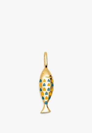 Guld fiskformad hängsmycke med hjärtmönster i blått och gult. Slät yta med en ögla för fäste. Kompakt design.