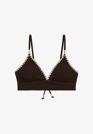 Sötétbarna, texturált háromszög bikini felső vékony pántokkal, fehér hullámos szegéllyel és apró arany díszítésekkel a pántokon és a megkötőn.