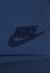 Nike Sportswear HERITAGE UNISEX - Mochila - mystic navy