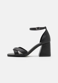 Sandali con tacco - black