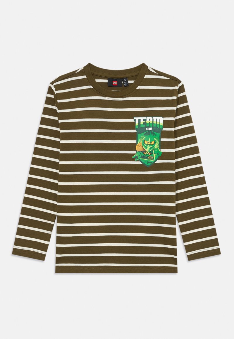 Olíva zöld és fehér csíkos, hosszú ujjú póló, bal mellen zöld ninja grafika és "TEAM NINJA" felirattal.