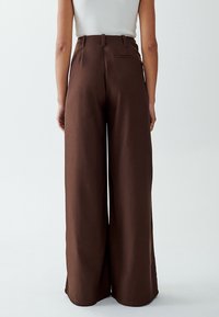 WILLA BILLOW - Pantaloni - chocolate