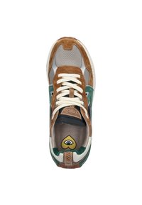 Multimateriaal sneaker met bruin suede, grijze mesh en groene accenten. Witte veters, gevoerde tong en logo-detail binnenin de zool.