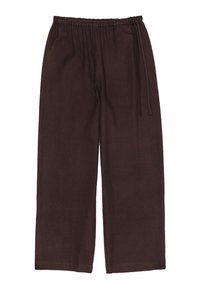 Pantalones de pierna ancha, marrón oscuro, hechos de una tela texturizada. Cintura elástica con cordón para un ajuste ajustable. Sin bolsillos visibles.