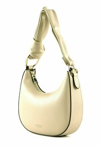 Sac à bandoulière en cuir beige avec une forme incurvée, une bandoulière nouée et des accents métalliques dorés. Dispose d'une fermeture éclair et d'un détail de logo.