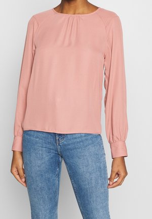 Langärmlige rosa Bluse aus glattem Stoff, mit einem rundem Ausschnitt und gerafften Akzenten an den Schultern und Ärmelbündchen.